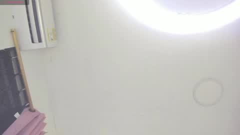 Snapshot of katitaluxury_hot chatting on 05.28.26 katitaluxury_hot online show from 05.28.26