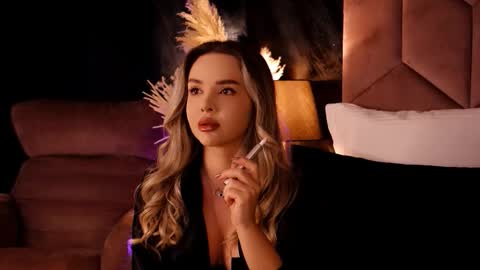 KatJolie online show from 10.04.25