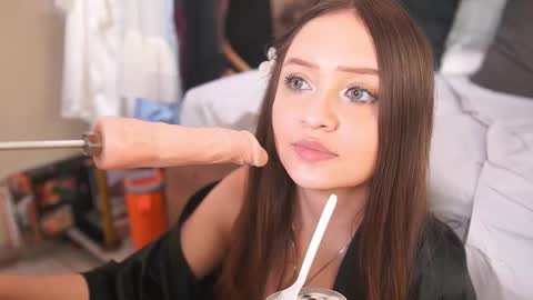 K A T L Y N  online show from 11.07.25