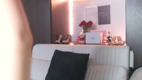 K A T L Y N  online show from 04.11.26