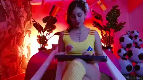 Snapshot of katniss_moon chatting on 06.18.26 Katniss online show from 06.18.26