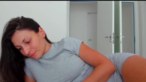 Snapshot of katrin_fit chatting on 03.25.26 Katrin online show from 03.25.26