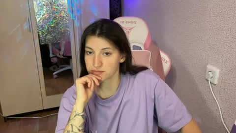 Snapshot of katrin_kristal chatting on 04.19.26 naked in pvt show 100 tk online show from 04.19.26