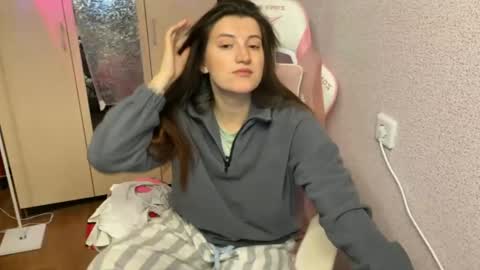 Snapshot of katrin_kristal chatting on 04.24.26 naked in pvt show 100 tk online show from 04.24.26