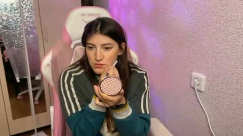 Snapshot of katrin_kristal chatting on 05.03.26 naked in pvt show 100 tk online show from 05.03.26