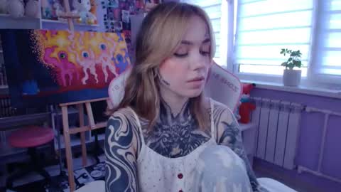 Snapshot of katrinwaifu chatting on 09.12.25 Katrin online show from 09.12.25