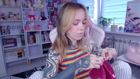 Snapshot of katrinwaifu chatting on 10.17.25 Katrin online show from 10.17.25