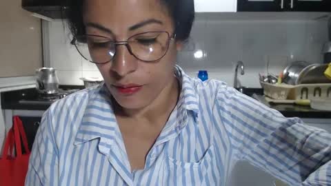 Snapshot of kattleyagray chatting on 09.15.25 KattleyaGrey online show from 09.15.25