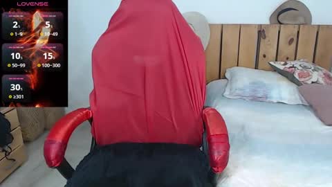 Snapshot of katty_brownn chatting on 02.15.25 katty online show from 02.15.25