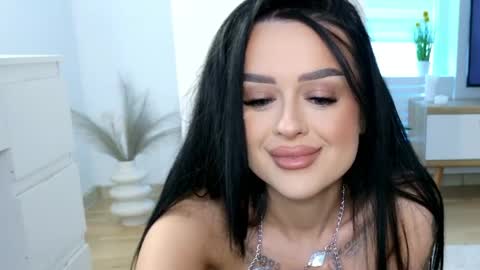 Snapshot of katty_pery chatting on 04.25.26 Katty Perry online show from 04.25.26