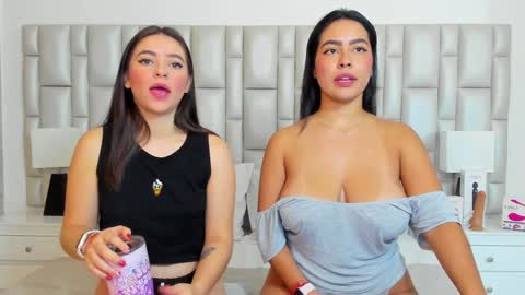 katy blonde girl and paola big boobs online show from 12.28.24