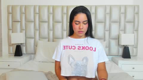 katy blonde girl and paola big boobs online show from 01.14.25