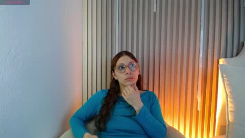 Snapshot of katy_van chatting on 05.24.26 Katy Van online show from 05.24.26