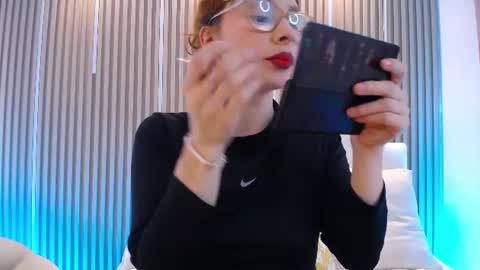 Snapshot of katy_van chatting on 06.19.26 Katy Van online show from 06.19.26