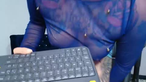 Snapshot of katyamonroe_ chatting on 12.21.25 katyamonroe_ online show from 12.21.25