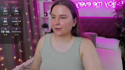 Snapshot of katyaneilson chatting on 06.20.26 Kate online show from 06.20.26