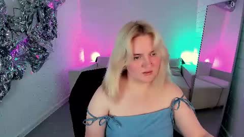 Snapshot of katybriggs chatting on 06.11.26 Katy online show from 06.11.26