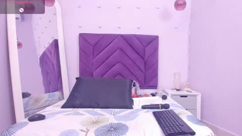 Snapshot of katybrowns chatting on 12.28.24 KATY online show from 12.28.24