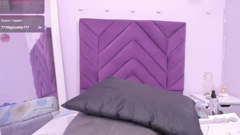 Snapshot of katybrowns chatting on 12.29.24 KATY online show from 12.29.24