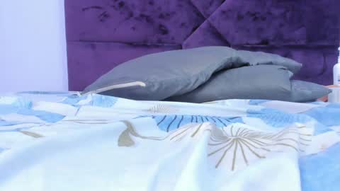 Snapshot of katybrowns chatting on 01.05.25 KATY online show from 01.05.25