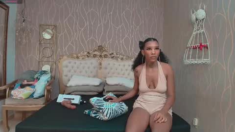 Snapshot of katybrowns chatting on 10.12.25 KATY online show from 10.12.25