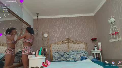 Snapshot of katybrowns chatting on 10.13.25 KATY online show from 10.13.25