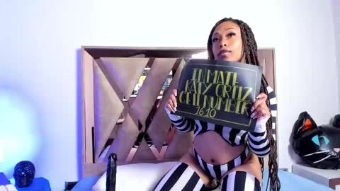 katyortiz online show from 10.31.25