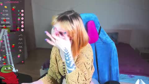 Kira-chan  online show from 01.19.25