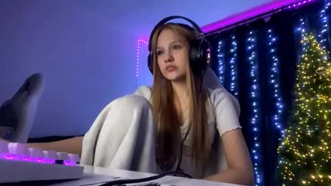 Snapshot of kayceefroehner chatting on 01.15.26 Amia online show from 01.15.26