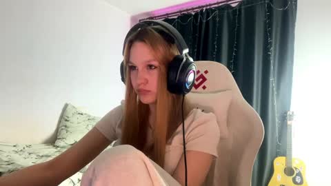 Amia online show from 04.15.26