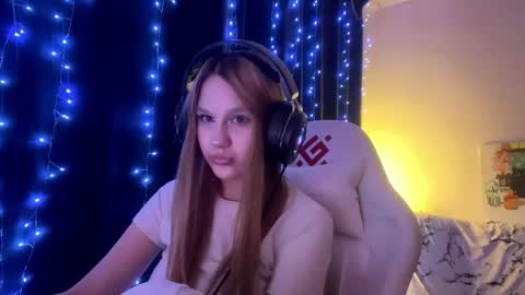 Snapshot of kayceefroehner chatting on 05.09.26 Amia online show from 05.09.26