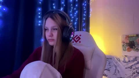 Snapshot of kayceefroehner chatting on 05.14.26 Amia online show from 05.14.26