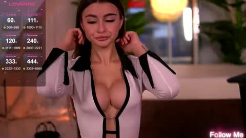 Snapshot of kaylabray chatting on 11.12.25 kaylabray online show from 11.12.25