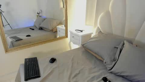 kaylachannell online show from 10.15.25