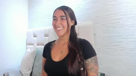 Snapshot of kaylee_scott_ chatting on 04.22.26 kaylee_scott_ online show from 04.22.26