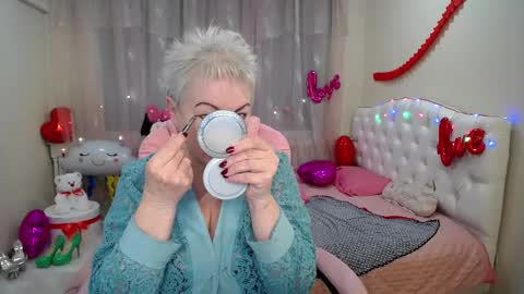 kaylesmoll online show from 02.15.25