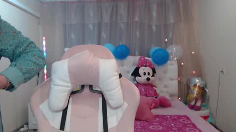 kaylesmoll online show from 09.19.25