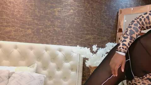  KAYLIE  online show from 10.20.25