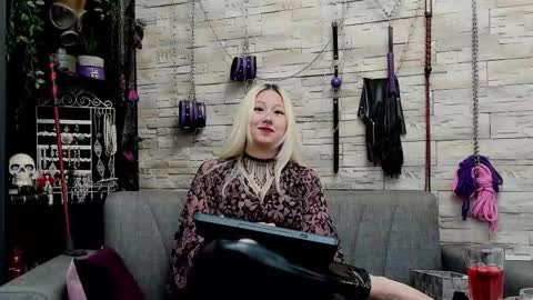 Miss Kazia online show from 11.04.25