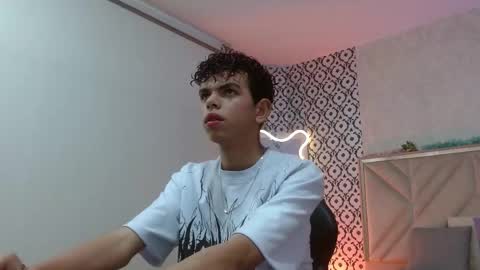 Snapshot of keahi_tay chatting on 03.01.26 keahi online show from 03.01.26