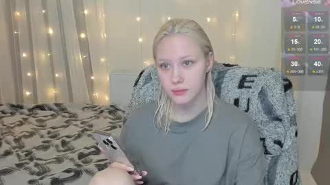 Seb Polly Roxy Jonny online show from 02.12.25