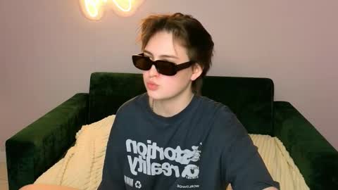 Snapshot of kebesheska chatting on 03.09.26 Seb Polly Roxy Jonny online show from 03.09.26