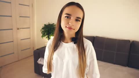 Snapshot of keeleyreineck chatting on 05.10.26 Nika online show from 05.10.26