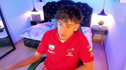 Snapshot of keevin_cross_ chatting on 03.08.25 Keevin online show from 03.08.25