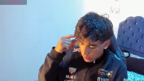 Snapshot of keevin_cross_ chatting on 03.10.25 Keevin online show from 03.10.25