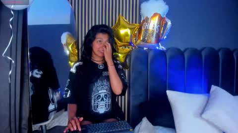 Snapshot of keila_fg chatting on 09.29.25 keila online show from 09.29.25