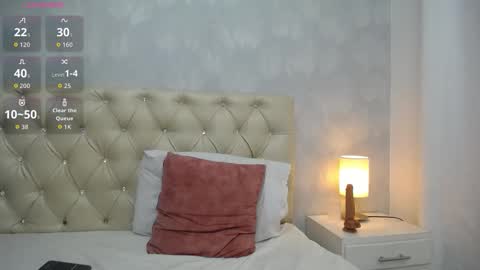 Snapshot of keily_garcia chatting on 11.25.25 Keily online show from 11.25.25