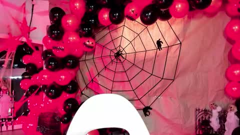 Snapshot of keily_se chatting on 10.17.25 Amy Azaela  online show from 10.17.25