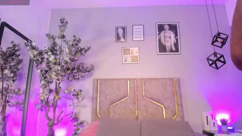 keirahartz online show from 12.03.25