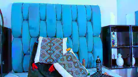   online show from 02.08.25